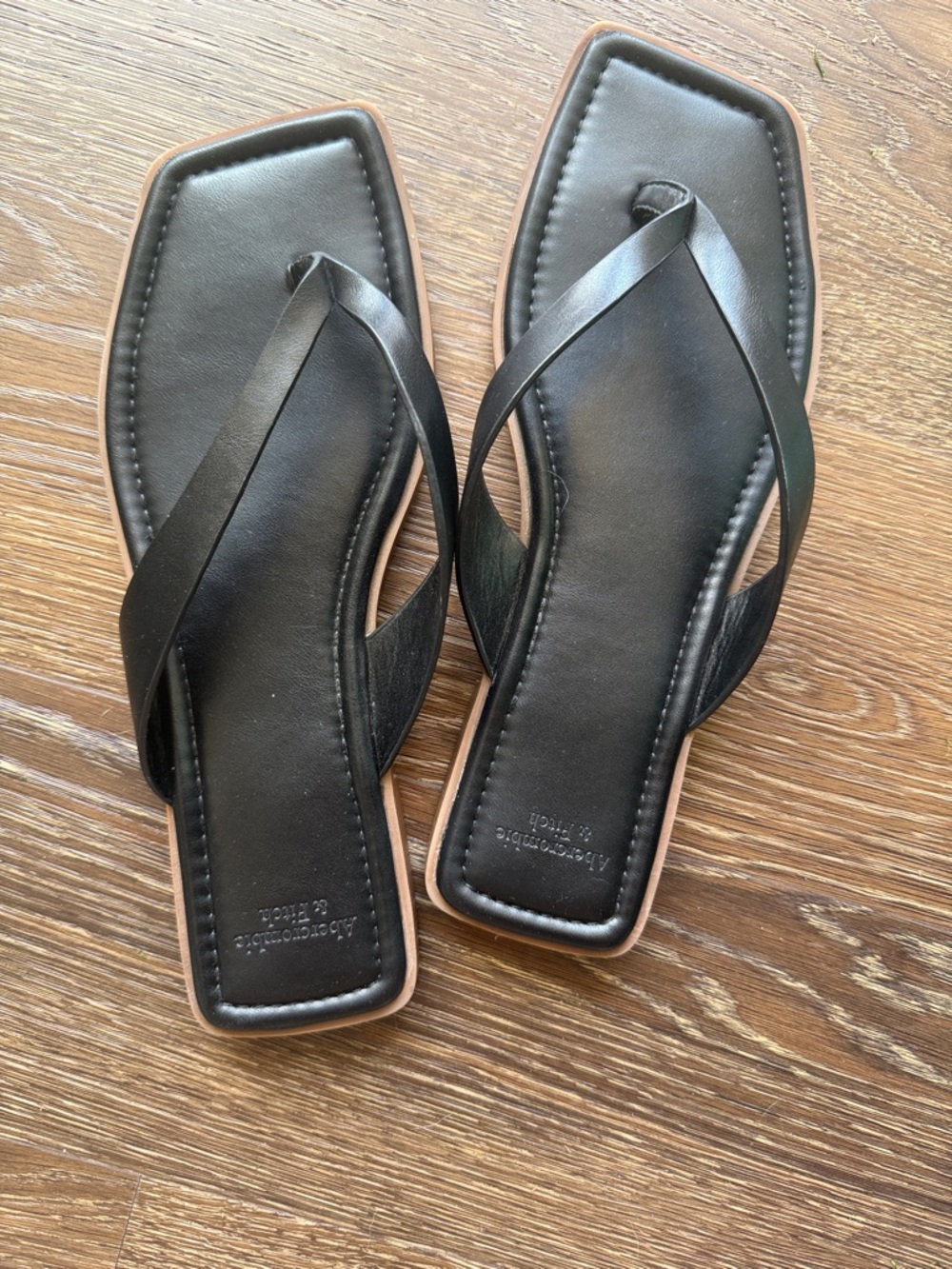 Abercrombie & Fitch Black Square-Toe Flip Flop Sandals